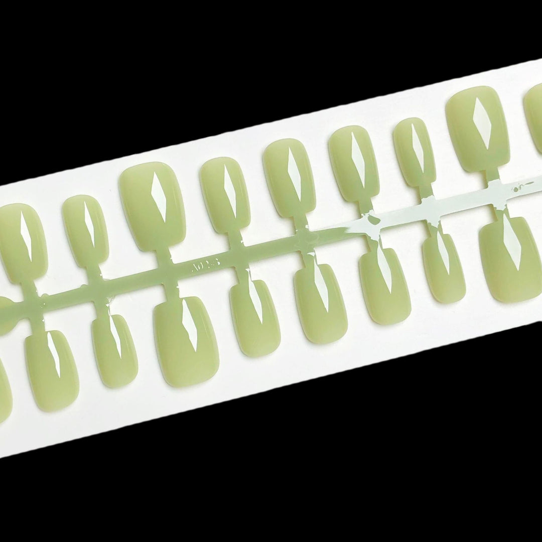 Glossy Press-On Nail Kit