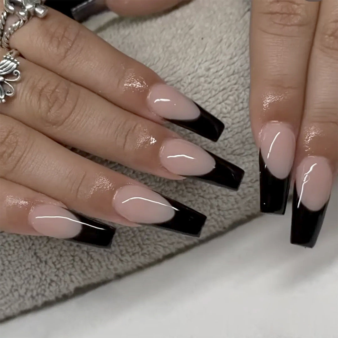 Nail art set with outstanding French design Stornfield
