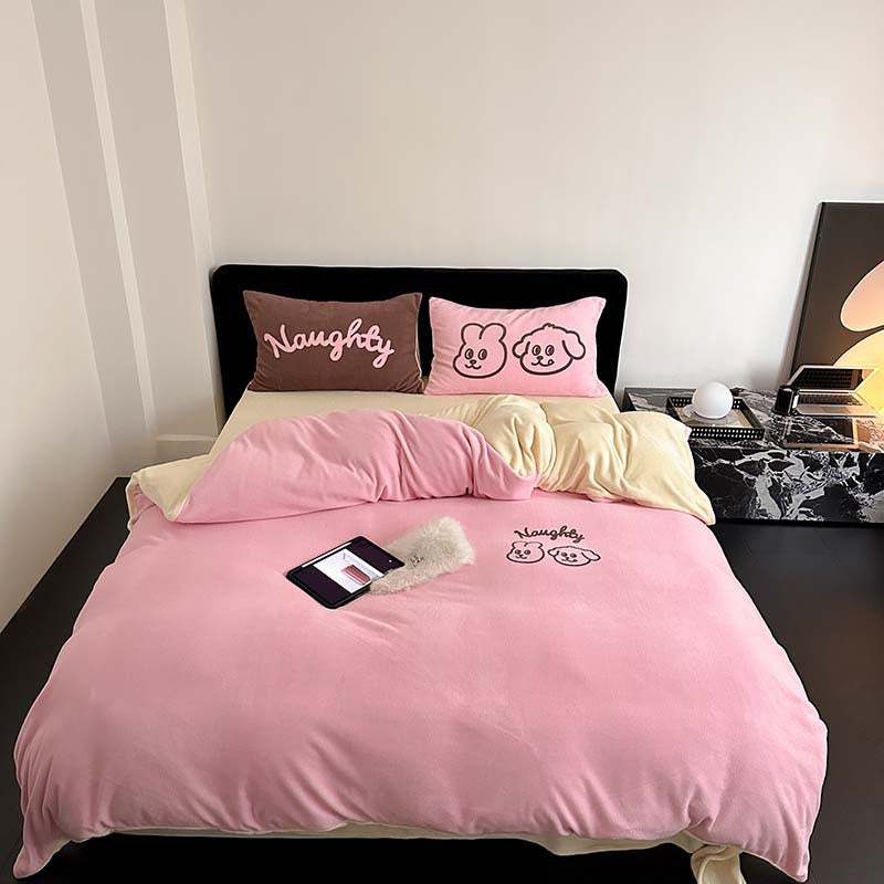 Bedding set with playful eye design and striped cotton linen