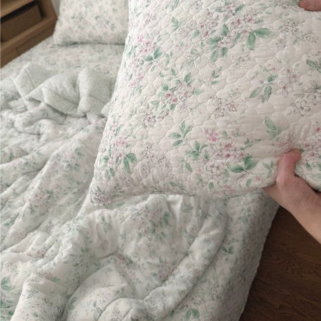 Breathable Cotton Floral Duvet Cover Set with Quilted Lightweight Comforter & Pillow Shams