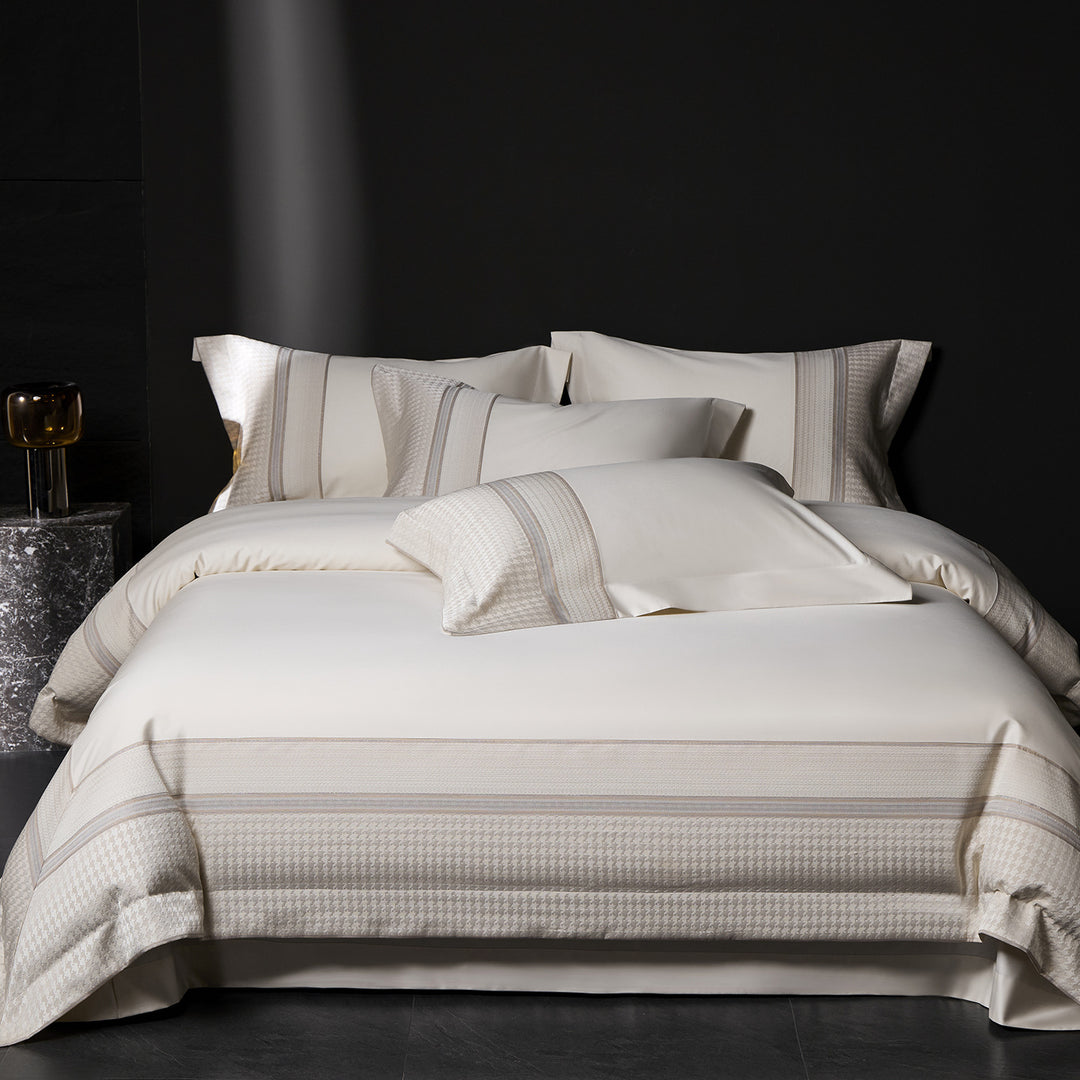 Luxurious cotton satin bedding set with houndstooth jacquard border and pillowcases