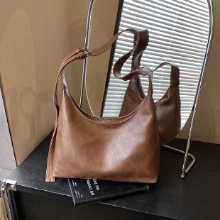 Soft Leather Minimalist Hobo Bag Stornfield