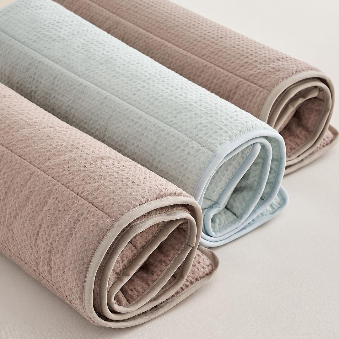 Breathable neck support with texture Stornfield