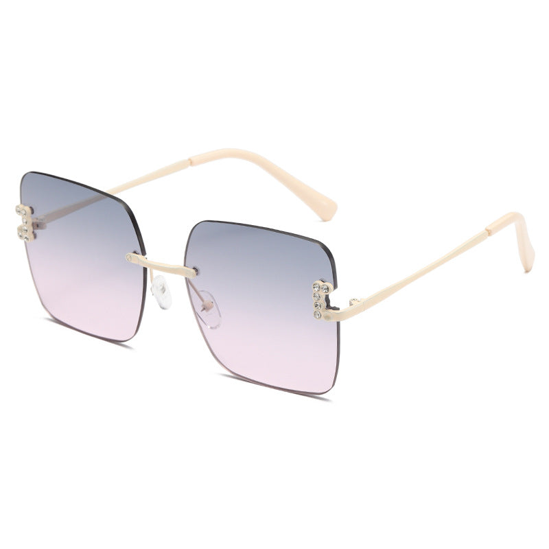 Women's fashionable square sunglasses with delicate design details Stornfield