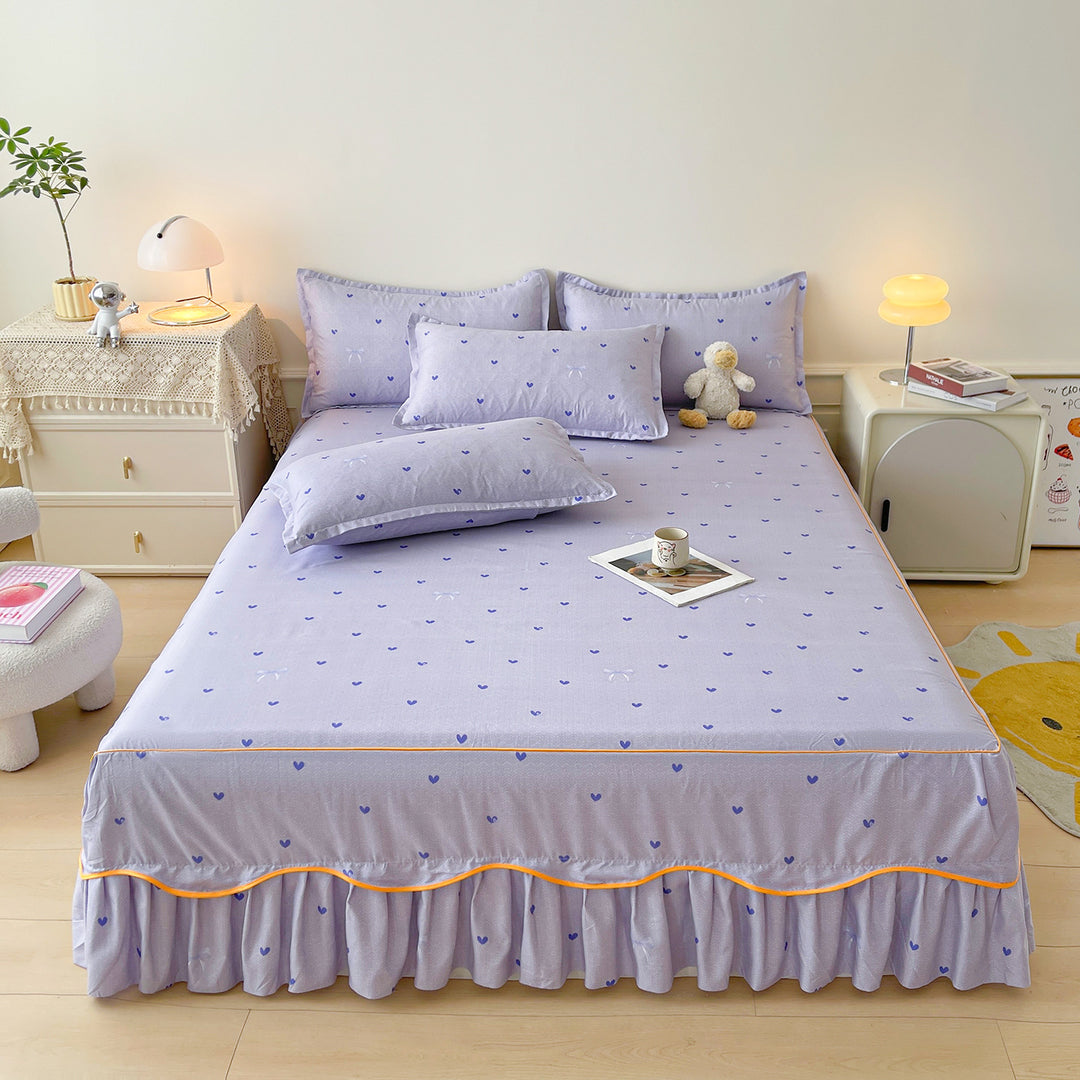 Floral Patterned Bedspread with Ruffled Edge