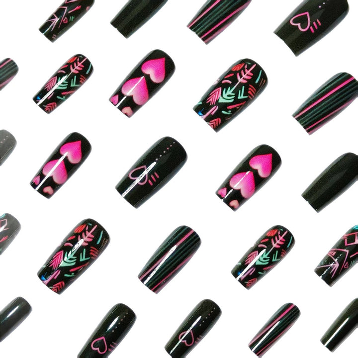 Creative artificial nails with modern graphic designs Stornfield