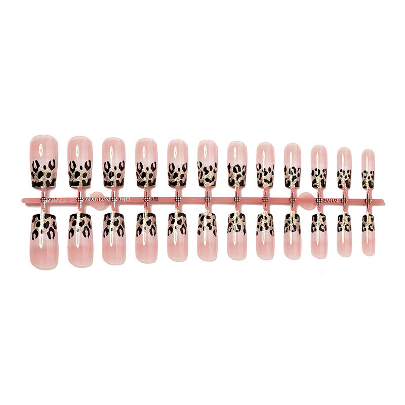 Artificial nail set in modern leopard pattern Stornfield