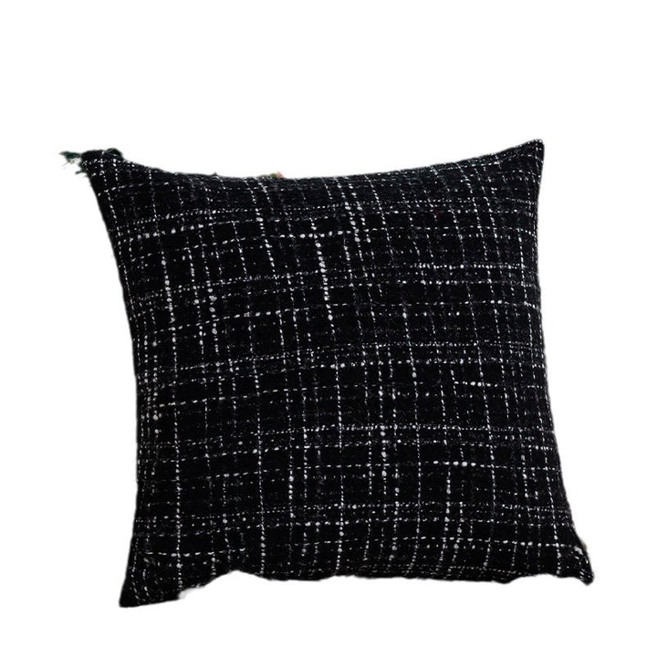 Cozy decorative cushion with structure