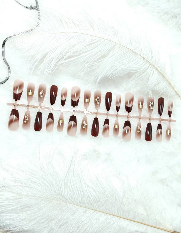 Glamorous artificial nails with elegant accents Stornfield