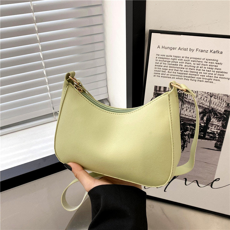 Elegant Handbag in Curved Design Stornfield