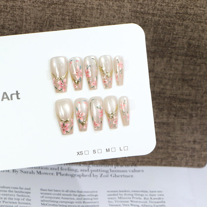 Elegant Floral Nail Art Stornfield