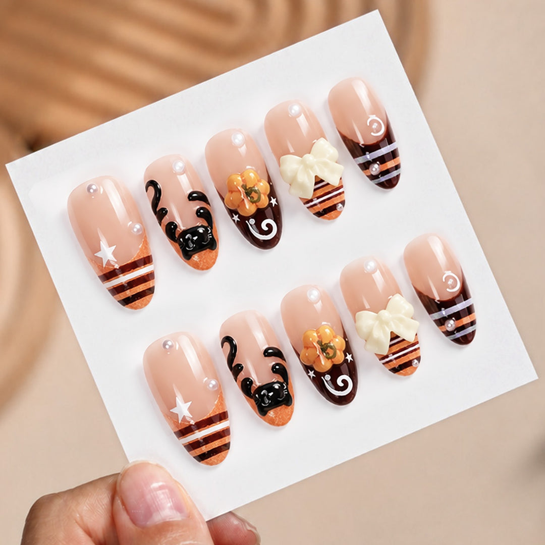 Nail art set with creative Halloween designs Stornfield