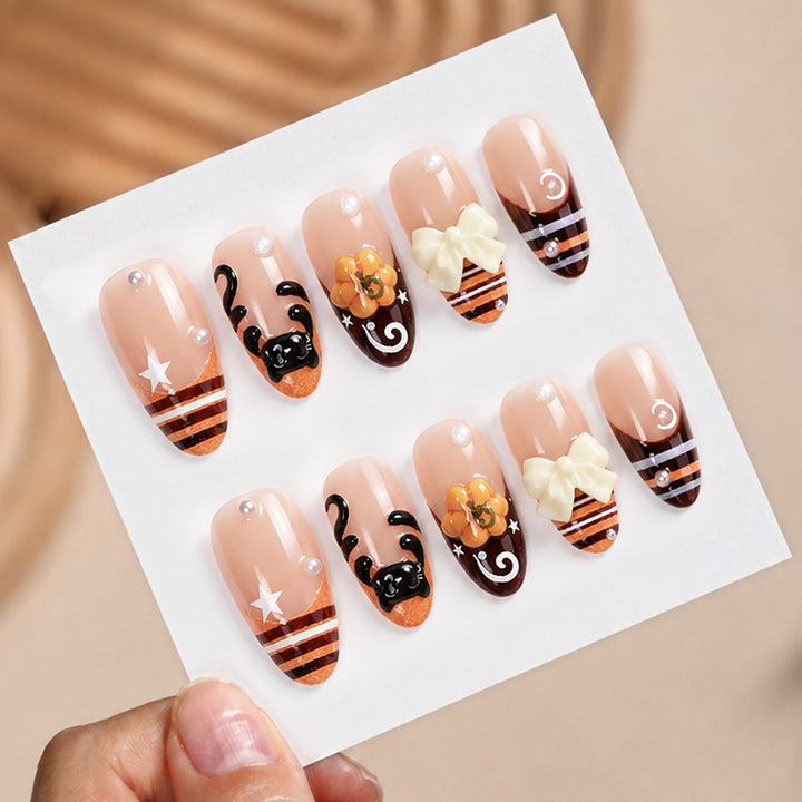 Nail art set with creative Halloween designs Stornfield