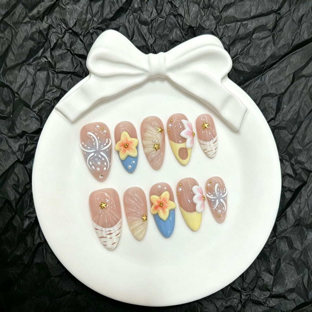 Decorative Press-On Nail Art Set with Floral and Metallic Accents