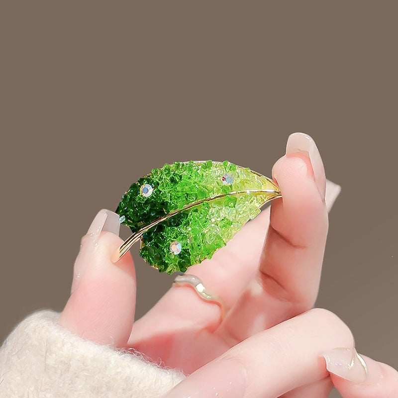 Elegant Leaf Brooch Stornfield