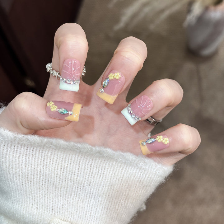 Decorative Floral Design Press-On Nails