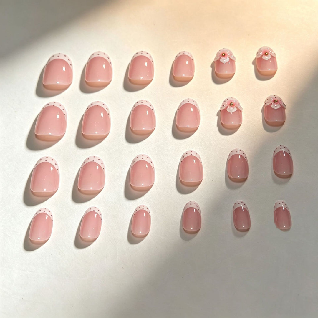 Floral Detailing Press-On Nail Art Stornfield