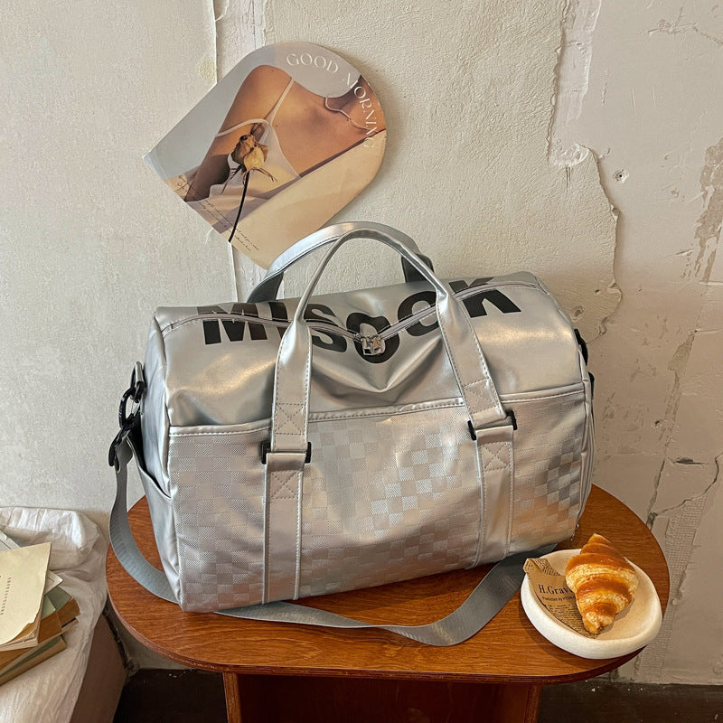 Sporty travel bag with water-repellent outer material and extensive interior organization Stornfield