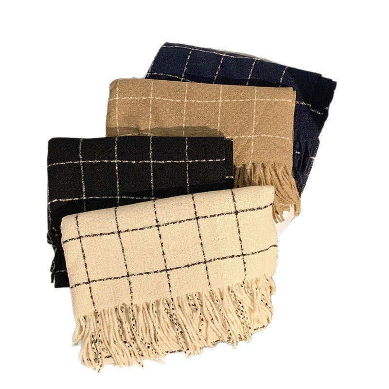 Cozy and Stylish Blanket with Fringes Stornfield