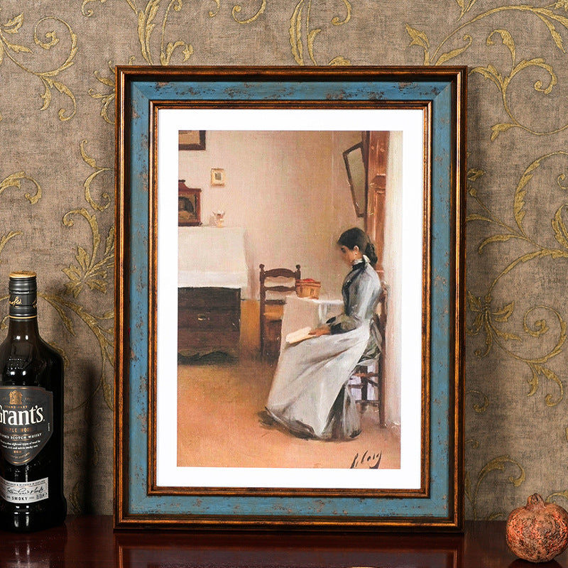 Ornate Wooden Photo Molding Frame for Home
