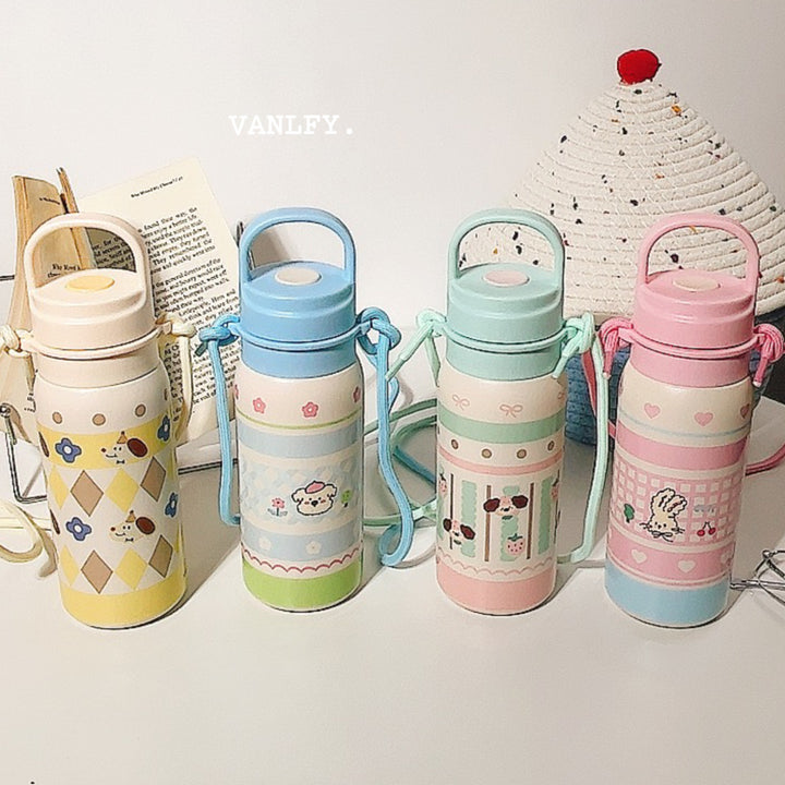 Women's insulated drink bottle with continuous animal design and carrying strap Stornfield