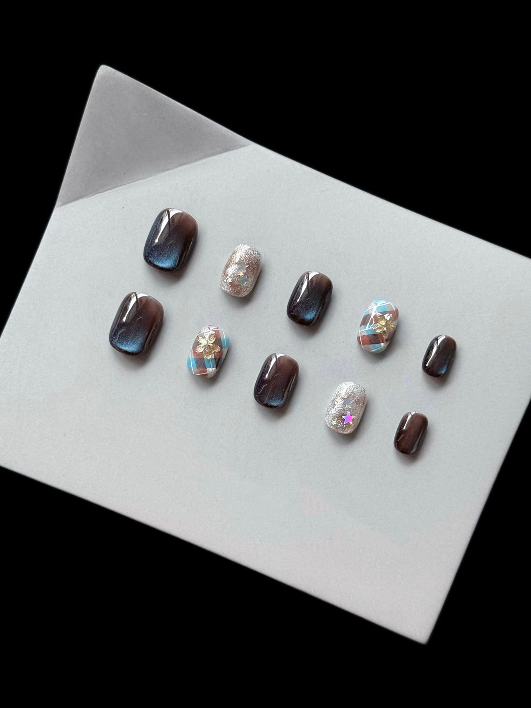 Decorative Press-On Nail Set with Glamorous Glitter and Floral Designs
