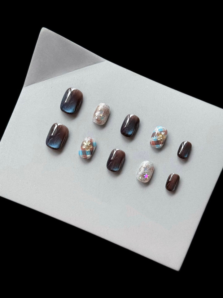 Decorative Press-On Nail Set with Glamorous Glitter and Floral Designs