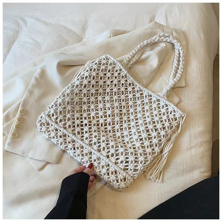 Hand-knotted beach bag with playful design Stornfield