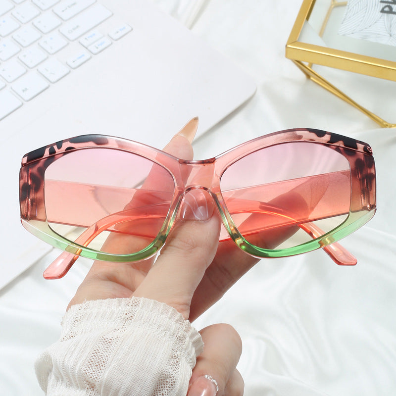 Women’s fashionable sunglasses with distinctive, futuristic design Stornfield