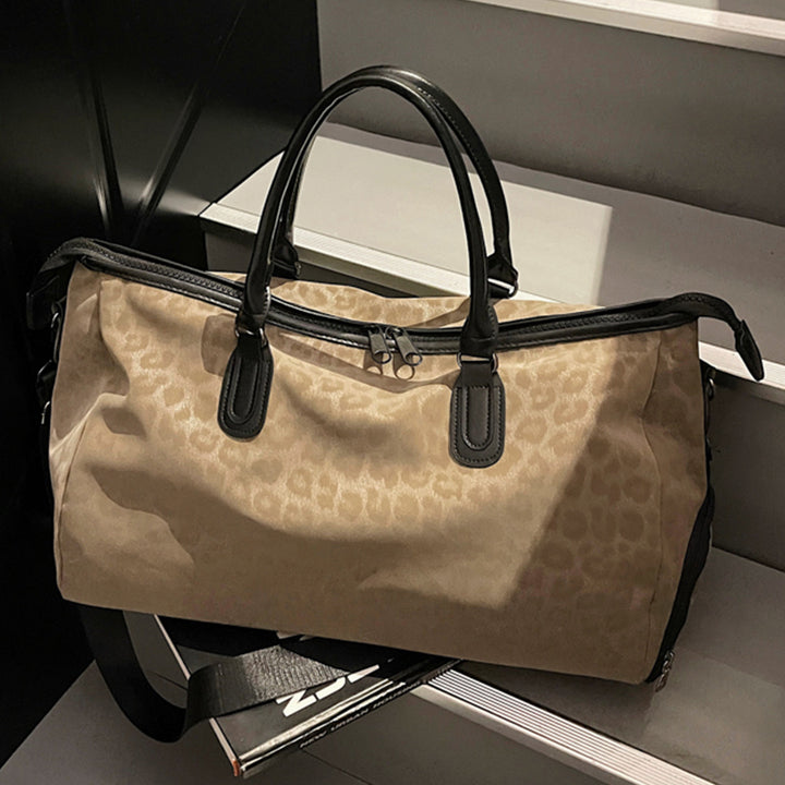 Elegant Travel Bag with Innovative Leopard Print Stornfield