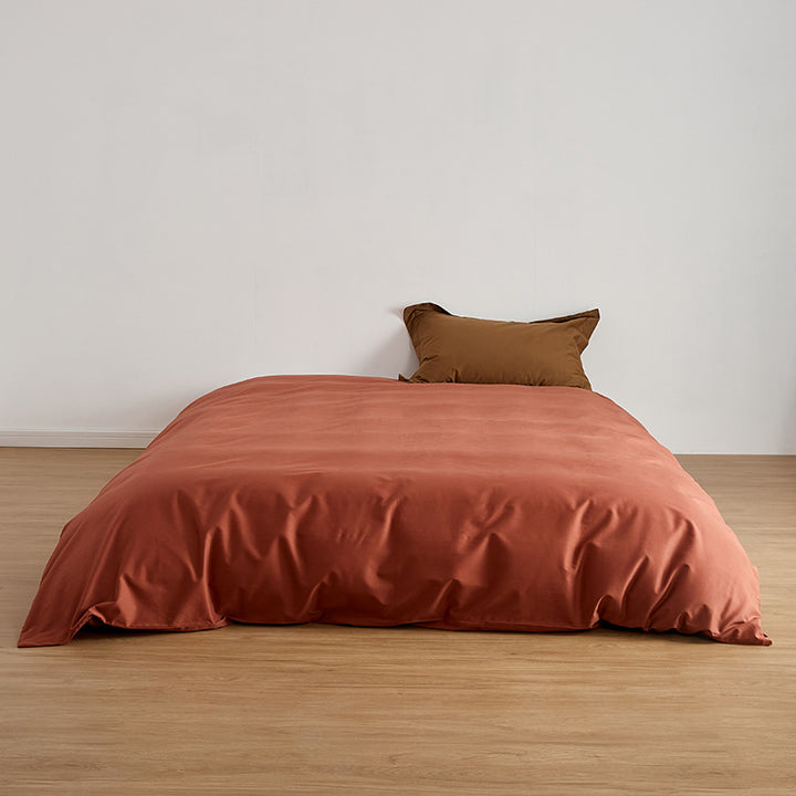 Duvet cover set made of cotton percale with extra soft finish and hotel closure