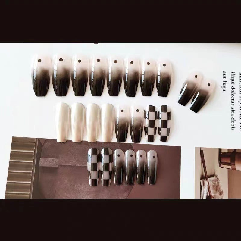 Nail art set with graphic patterns and elegant finish Stornfield