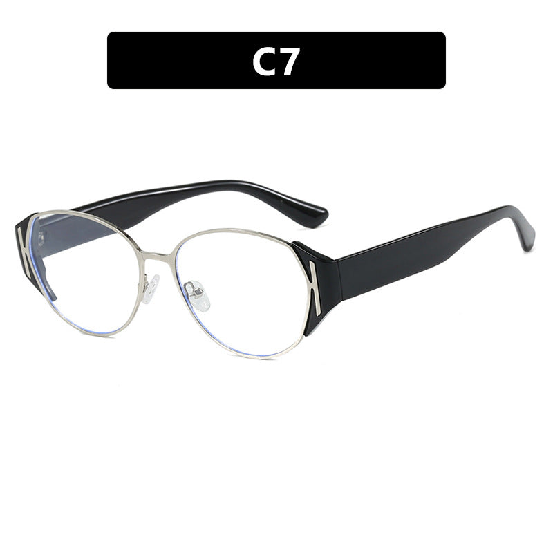 Women's retro-inspired sunglasses with elegant frame Stornfield