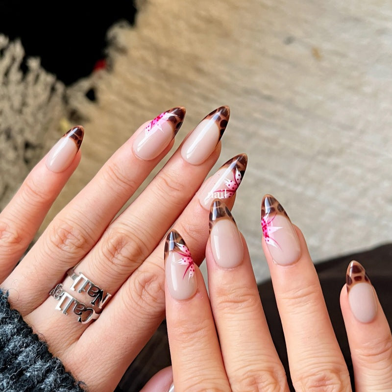 Animal-Inspired Press-On Nail Art Set Stornfield