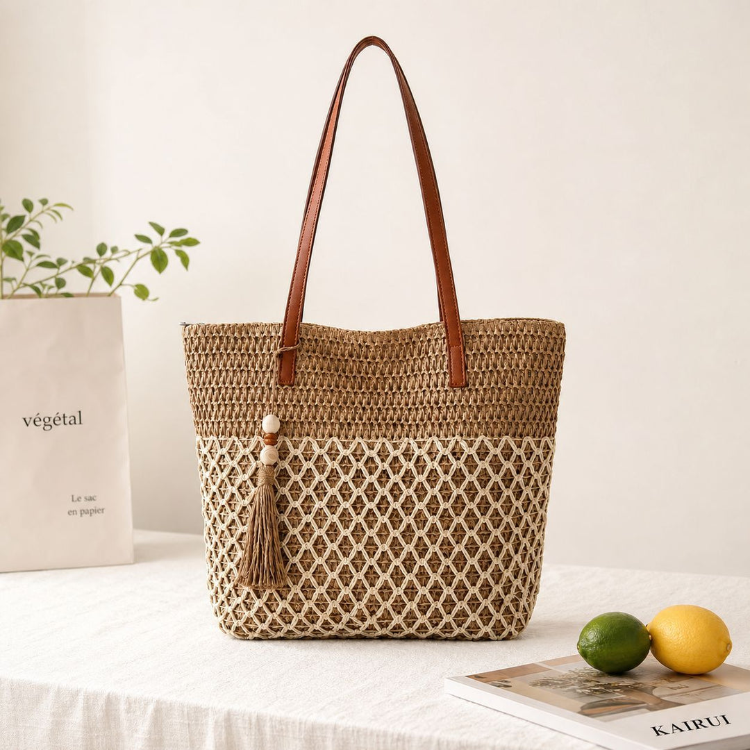 Elegant and Spacious Rattan Bag Stornfield