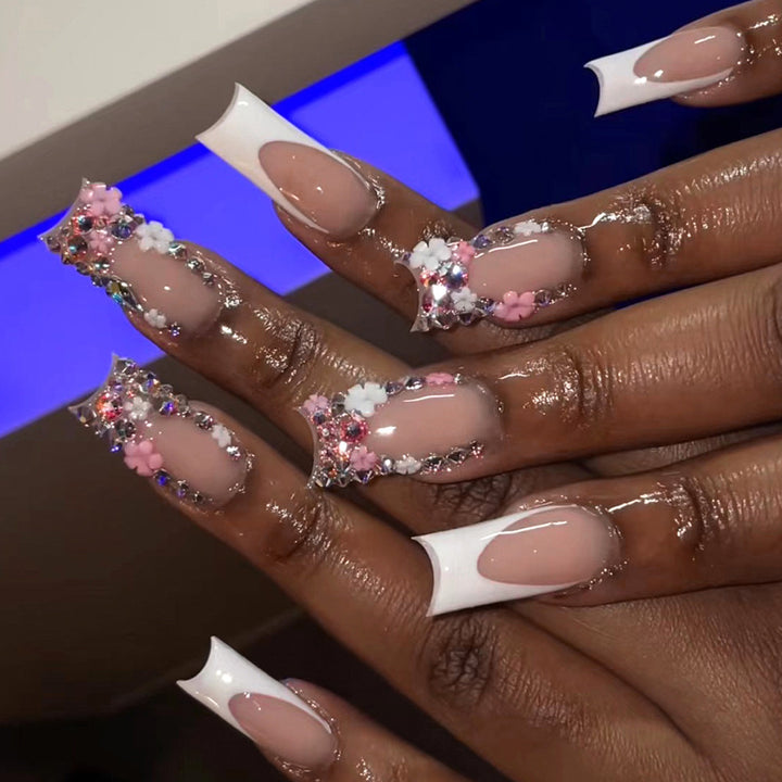Artistic Press-On Nail Art Set with Floral Accents Stornfield
