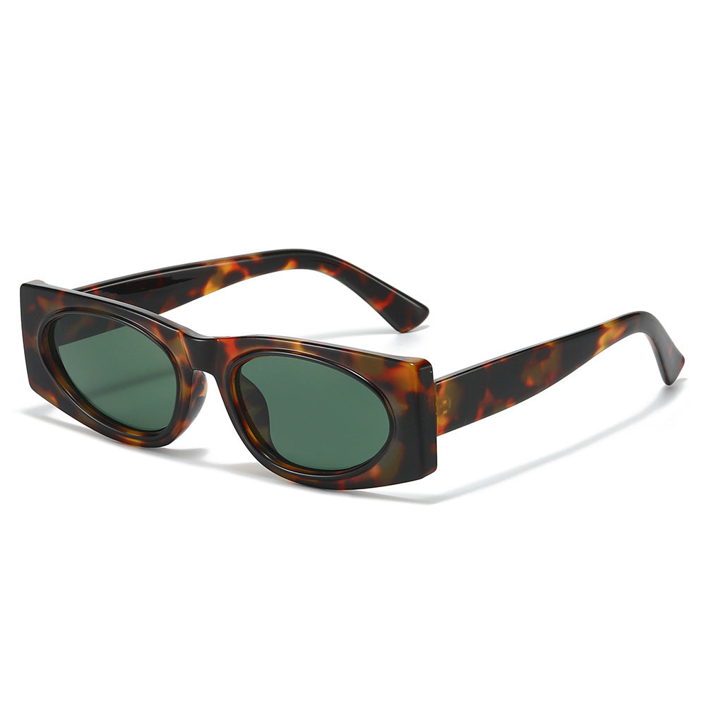 Retro-Inspired Wide-Frame Sunglasses Stornfield