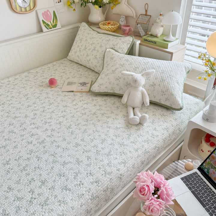 Lightweight Quilted Cotton Bedspread and Mattress Coverlet Set