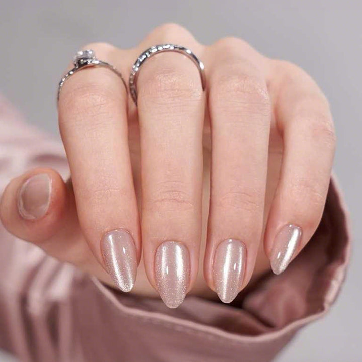 Elegant Artificial Nail Set with Shimmering Finish Stornfield