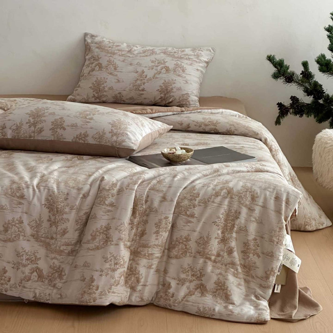 Bedding set made of cotton-linen mix with delicate floral print and reversibility