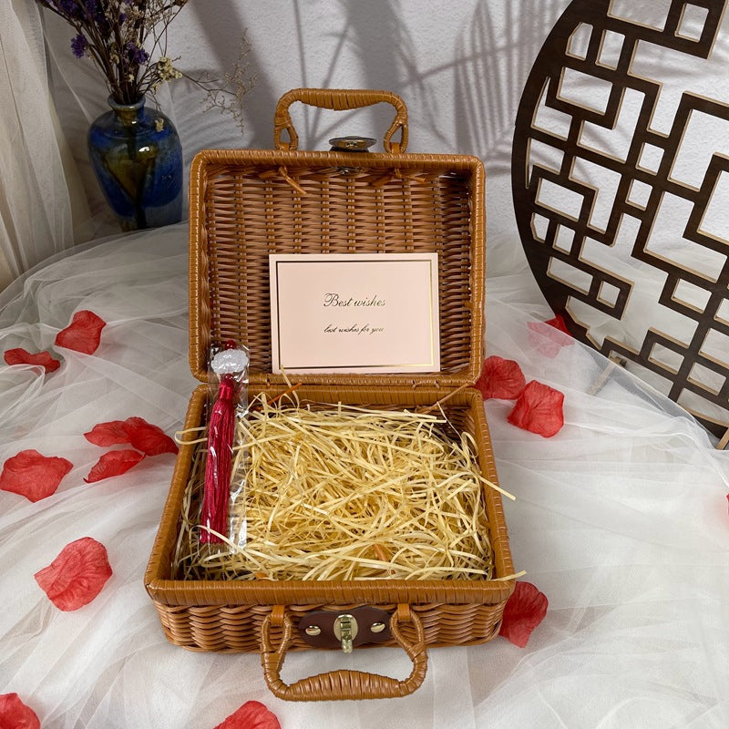 Women stylish and decorative gift basket case Stornfield