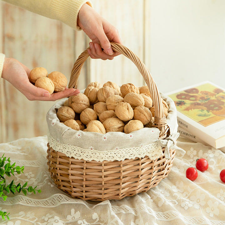 Women braided picnic basket with romantic gingham lining Stornfield