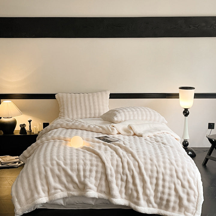 Luxurious Plush Comforter Set