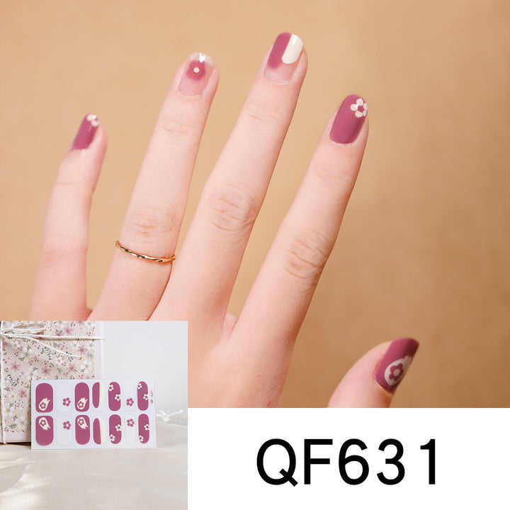 Artificial nail design with heart motif Stornfield