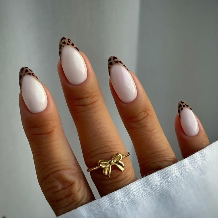 Decorative Press-On Nail Set with Elegant Leopard Accents Stornfield