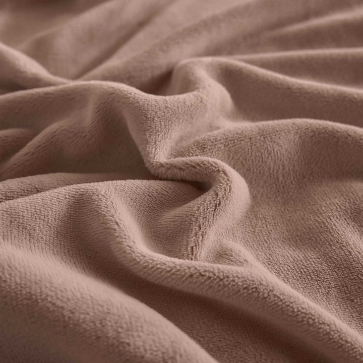Linen-like bedding set with washed vintage finish and concealed zipper
