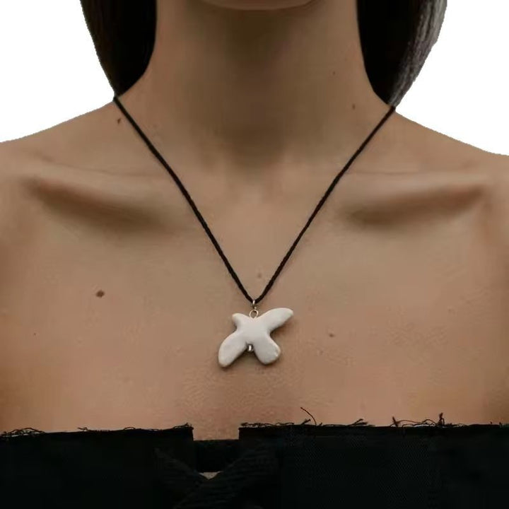Artistic pendant necklace Stornfield
