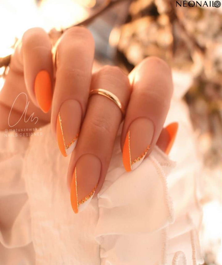 Nail set with elegant matte finish and golden accents Stornfield