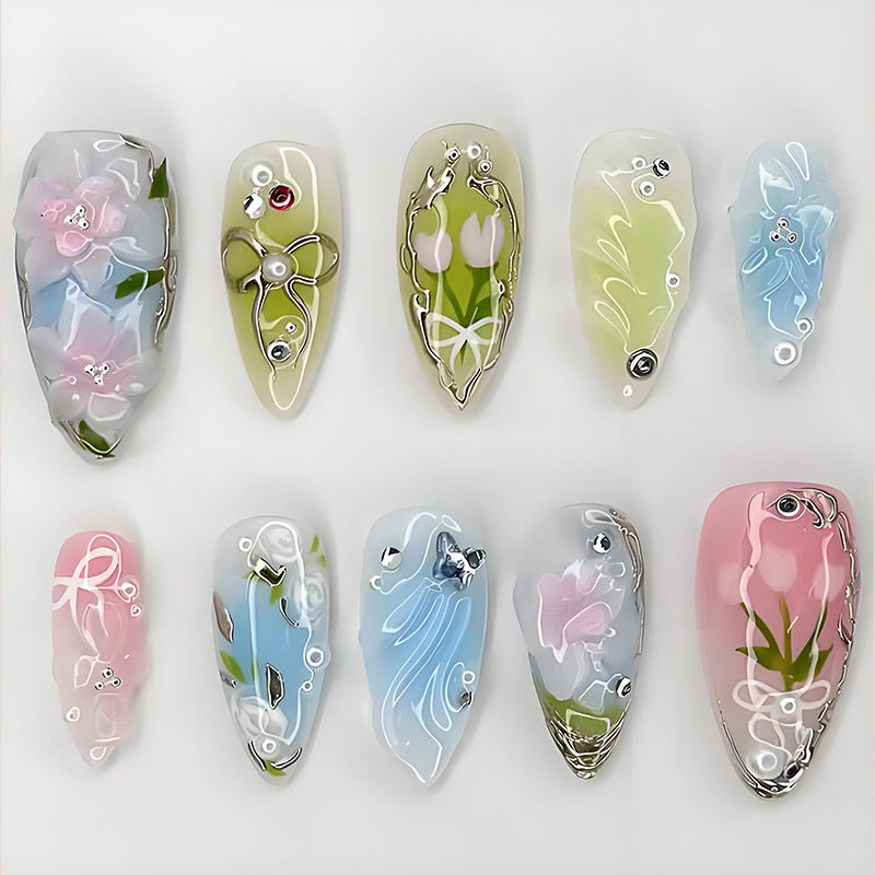 Artificial nail set with elegant, handcrafted flower patterns Stornfield