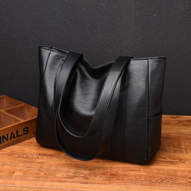 Stylish and Spacious Leather Bag Stornfield